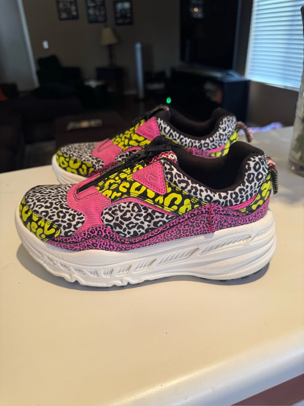 Ugg safari tennis shoes